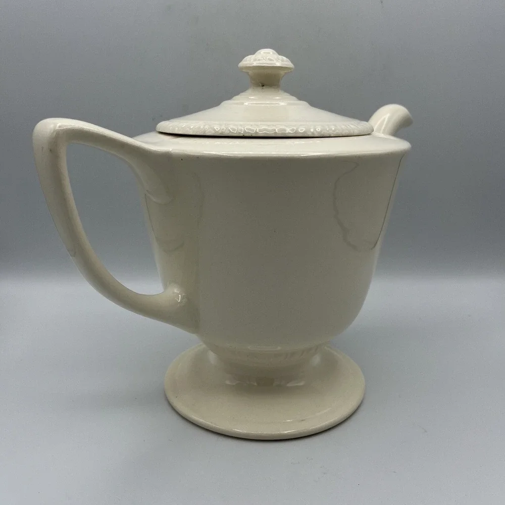 Rare Vintage Homer Laughlin Ivory Coffee Pot‎ Footed Liberty Pedestal Large